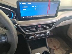 Ford Focus Sedan EcoBoost 180 Automatic Trend - ფოტო 12