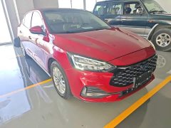 Ford Focus Sedan EcoBoost 180 Automatic Trend - ფოტო 3