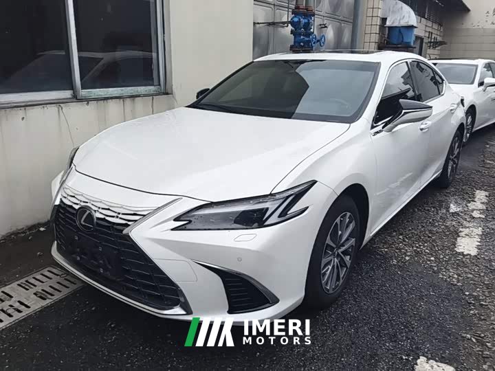 Lexus ES 200 Premium Edition - автомобиль из Китая