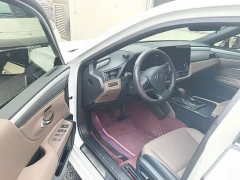 Lexus ES 200 Premium Edition - фото 15