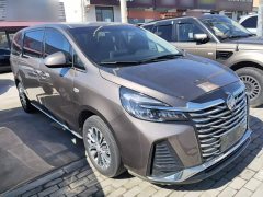 Buick GL8 Land Business Class Comfort Edition - ფოტო 3