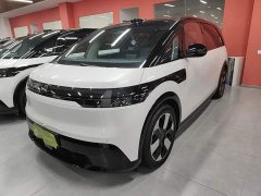 Zeekr MIX Smart Driving Edition - фото 1