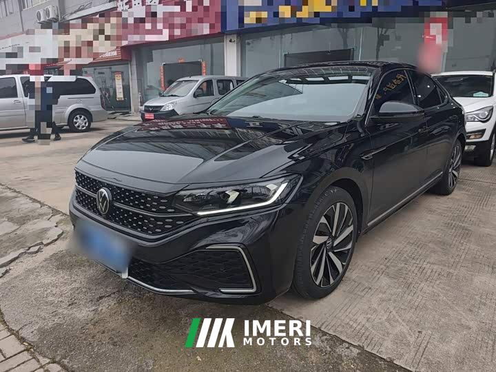 Volkswagen Passat Facelift 330TSI Starry Sky Elite