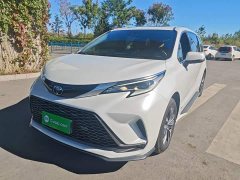 Toyota Gravia 2.5L Hybrid Luxury - фото 1