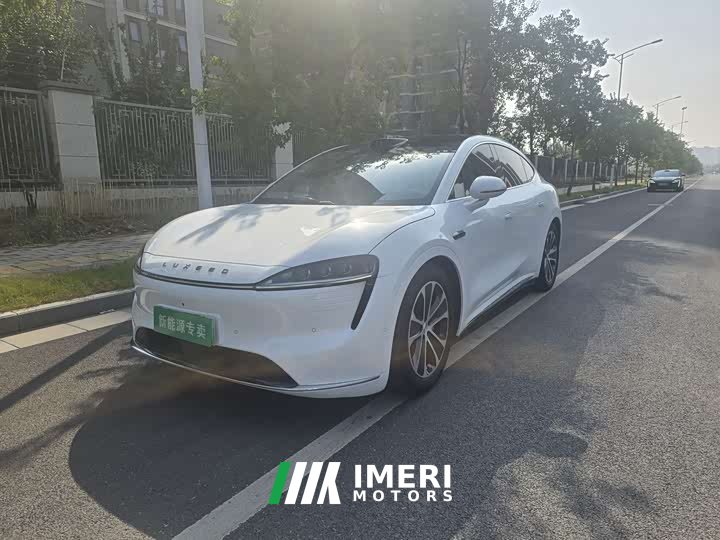 Luxeed Zhiji R7 Pure Electric 802km Max