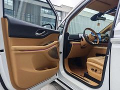 Voyah Lantu Dreamchaser PHEV AWD Flagship Kunpeng Edition - photo 5