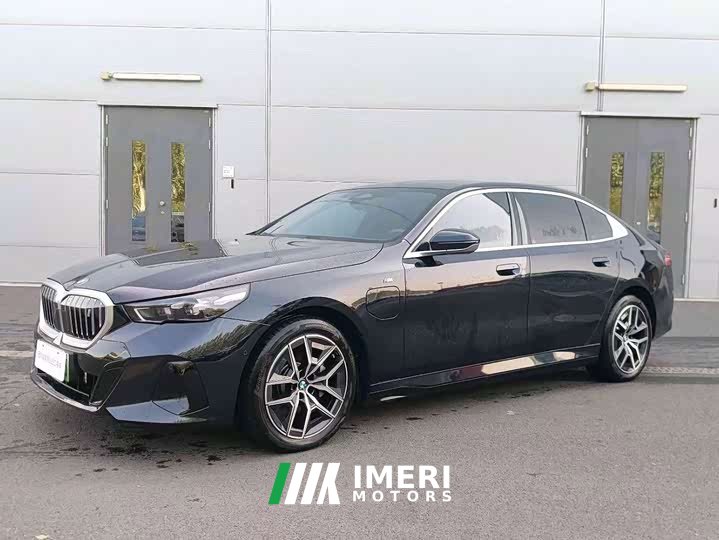 BMW i5 eDrive 35L M Sport Package - ავტომობილი ჩინეთიდან