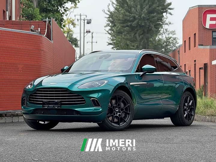 Aston Martin DBX 3.0T Straight-Six - ავტომობილი ჩინეთიდან