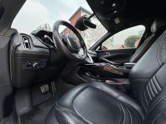 Aston Martin DBX 3.0T Straight-Six - ფოტო 12