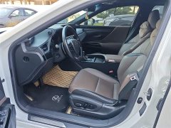 Lexus ES 300h Excellence Edition - ფოტო 4