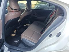 Lexus ES 300h Excellence Edition - ფოტო 5