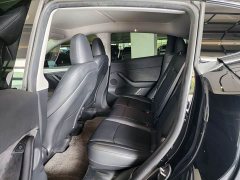 Tesla Model Y Rear-Wheel Drive - ფოტო 5