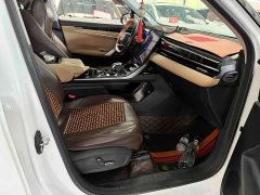 Geely Boyue L 1.5TD DCT Luxury - ფოტო 3