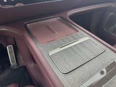 NIO ES8 Six-Seat Executive Signature Edition - photo 11