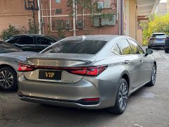 Lexus ES 300h Premium Edition - фото 7