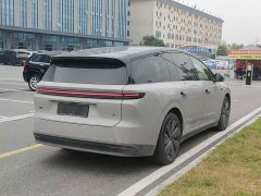 Li Auto i8 Standard Edition - ფოტო 10