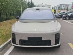 Li Auto i8 Standard Edition - ფოტო 2