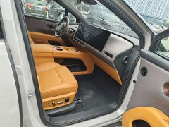 Li Auto i8 Standard Edition - ფოტო 6