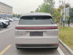 Li Auto i8 Standard Edition - ფოტო 9