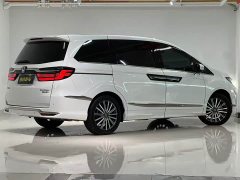 Honda Odyssey 2.0L e:HEV Luxury - photo 8