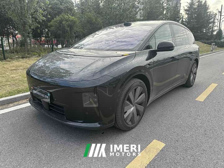 Li Auto i8 Standard Edition