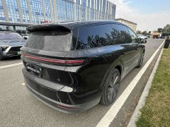 Li Auto i8 Standard Edition - ფოტო 10