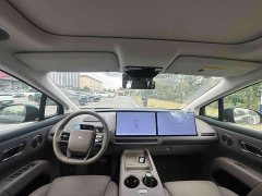 Li Auto i8 Standard Edition - ფოტო 5