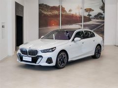 BMW 5 Series 530Li Luxury M Sport Package - ფოტო 2