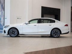 BMW 5 Series 530Li Luxury M Sport Package - ფოტო 6