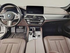 BMW 5 Series 530Li Premier M Sport Package - ფოტო 9