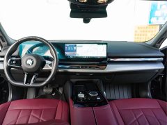BMW 5 Series 525Li M Sport Package - ფოტო 13