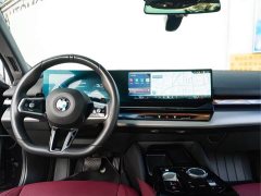 BMW 5 Series 525Li M Sport Package - ფოტო 14
