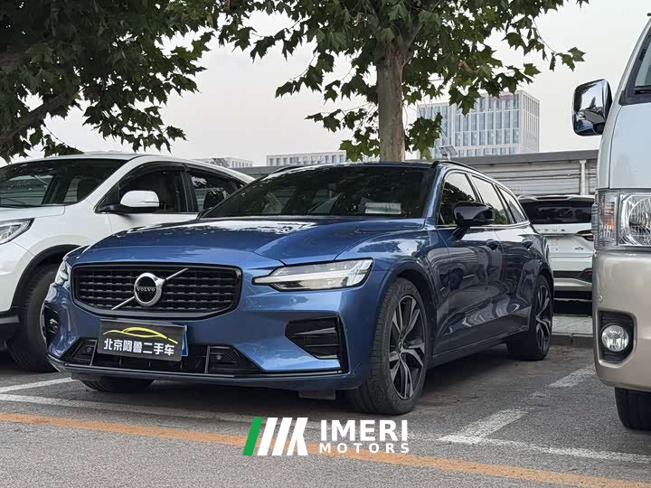 Volvo V60 B5 Dynamic Edition