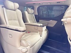 Toyota Alphard Hybrid 2.5L Premium Edition - ფოტო 8