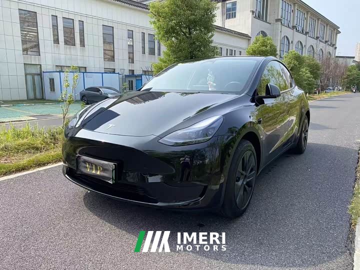Tesla Model Y Rear-Wheel Drive