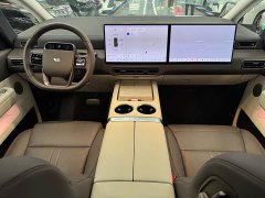 Li Auto Li Xiang MEGA Ultra - ფოტო 11