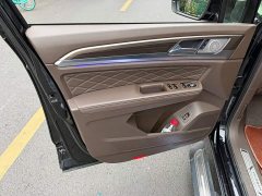 Volkswagen Viloran 380TSI Prestige - ფოტო 6
