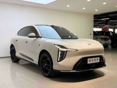 IM Motors Zhiji LS6 Pure Electric Max - ფოტო 3