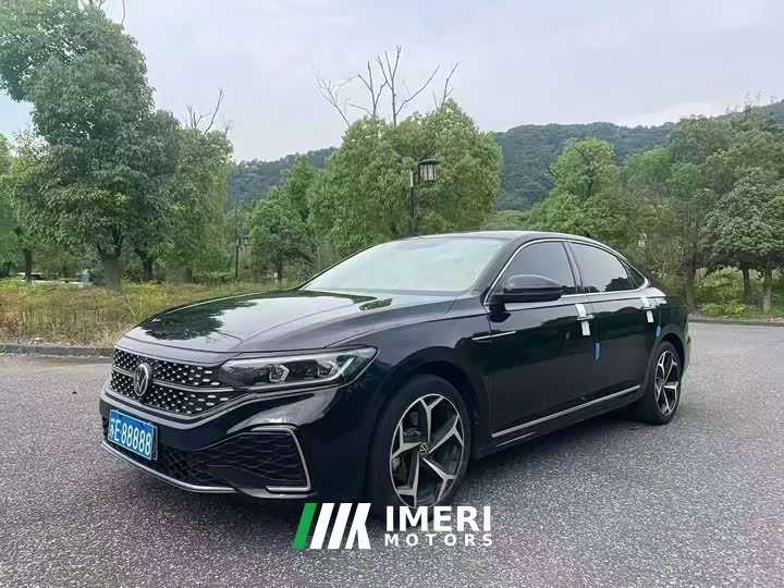 Volkswagen Passat 330TSI Luxury