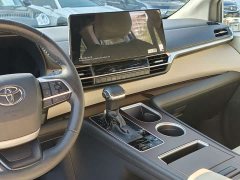 Toyota Grevias 2.5L Hybrid Premium Plus Edition - фото 12