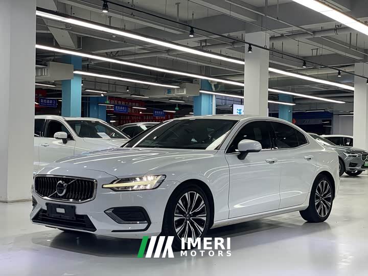 Volvo S60 B4 Smart Luxury Edition - ავტომობილი ჩინეთიდან