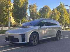 Li Auto i8 Standard Edition - ფოტო 1