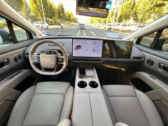 Li Auto i8 Standard Edition - ფოტო 13