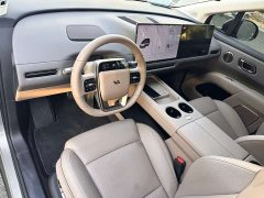 Li Auto i8 Standard Edition - ფოტო 4