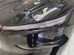Tesla Model Y Rear-Wheel Drive - ფოტო 4