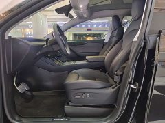 Tesla Model Y Rear-Wheel Drive - ფოტო 6