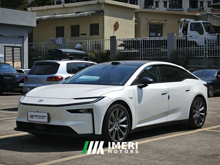 Toyota Platinum Wisdom 7 710 Ultra Lidar Edition - car from China