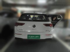 Volkswagen Golf 200TSI DSG - ფოტო 5
