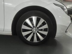 Volkswagen Golf 200TSI DSG - ფოტო 8