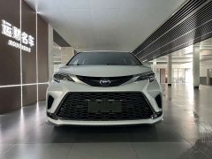 Toyota Grevias 2.5L Hybrid Flagship VIP Edition - photo 2